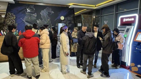 “来到这边就安全了！”阿塞拜疆华侨华人协会理事讲述：已有150名同胞平安抵达，去年也曾帮助同胞撤离，目前物价还没上涨