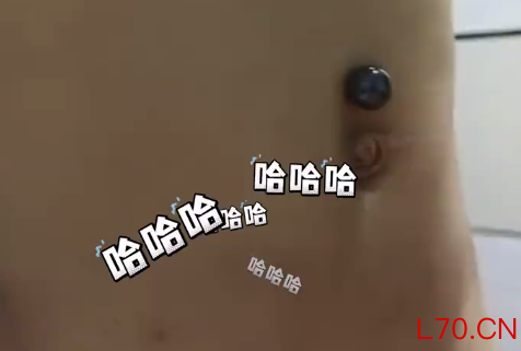 男童误食磁铁珠 妈妈隔肚皮找到