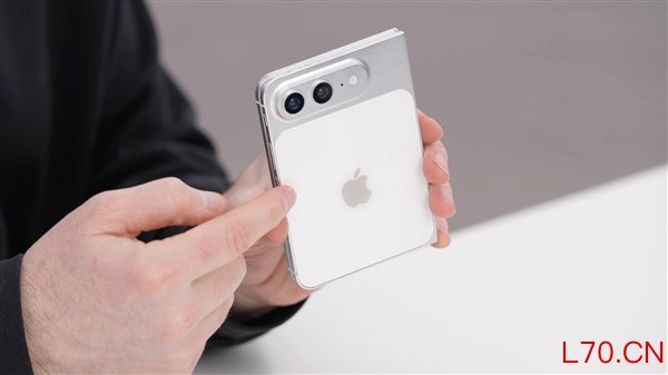 折叠屏iPhone外观实锤了 配件厂商提前曝光保护壳